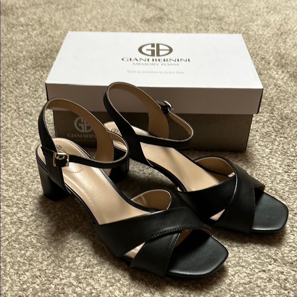 New Giani Bernini Zummaal Leather Black memory Comfort Sandals 9.5